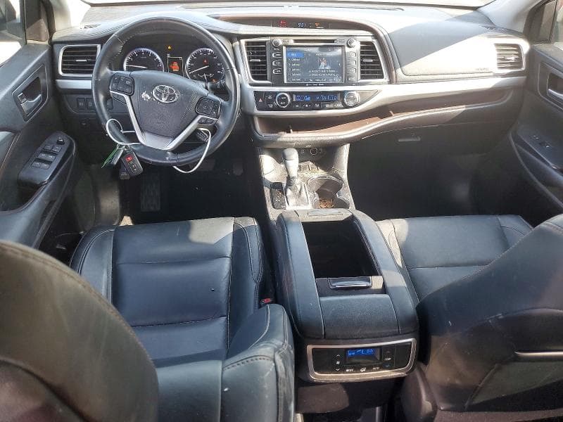 2017 TOYOTA HIGHLANDER XLE 8