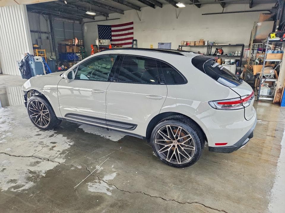 2026 PORSCHE MACAN BASE/T 2