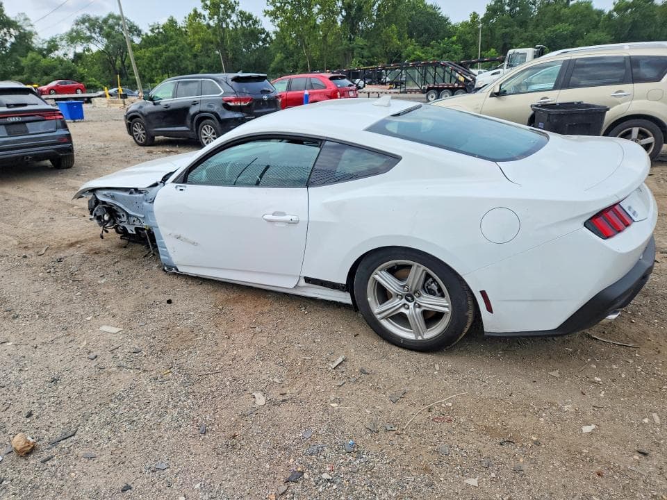 2026 FORD MUSTANG 2