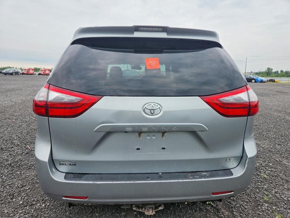 2020 TOYOTA SIENNA LE 6