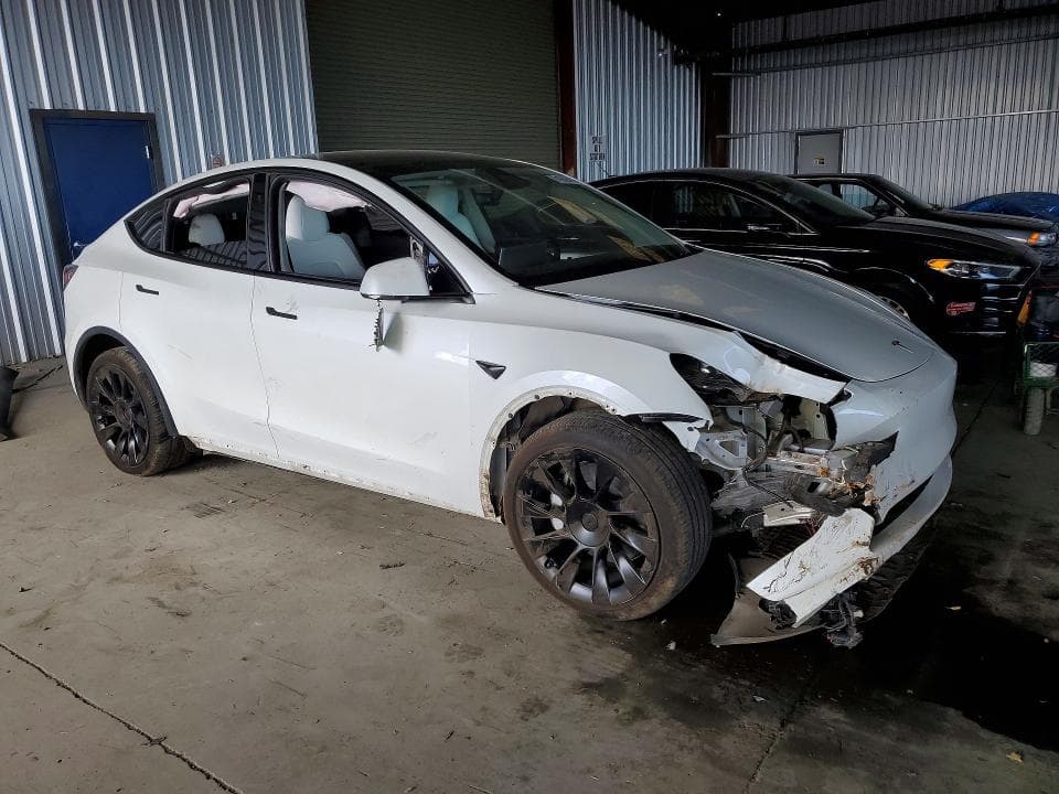 2023 TESLA MODEL Y 4