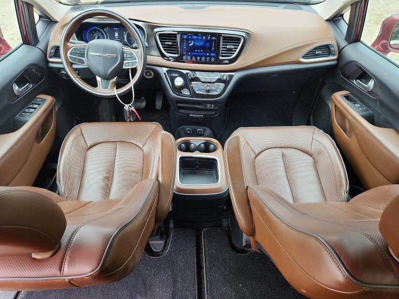 2017 CHRYSLER PACIFICA LIMITED 8