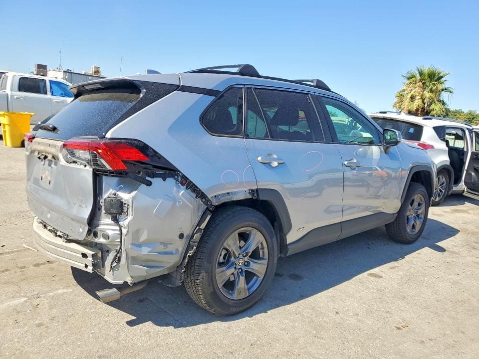2024 TOYOTA RAV4 LE 3