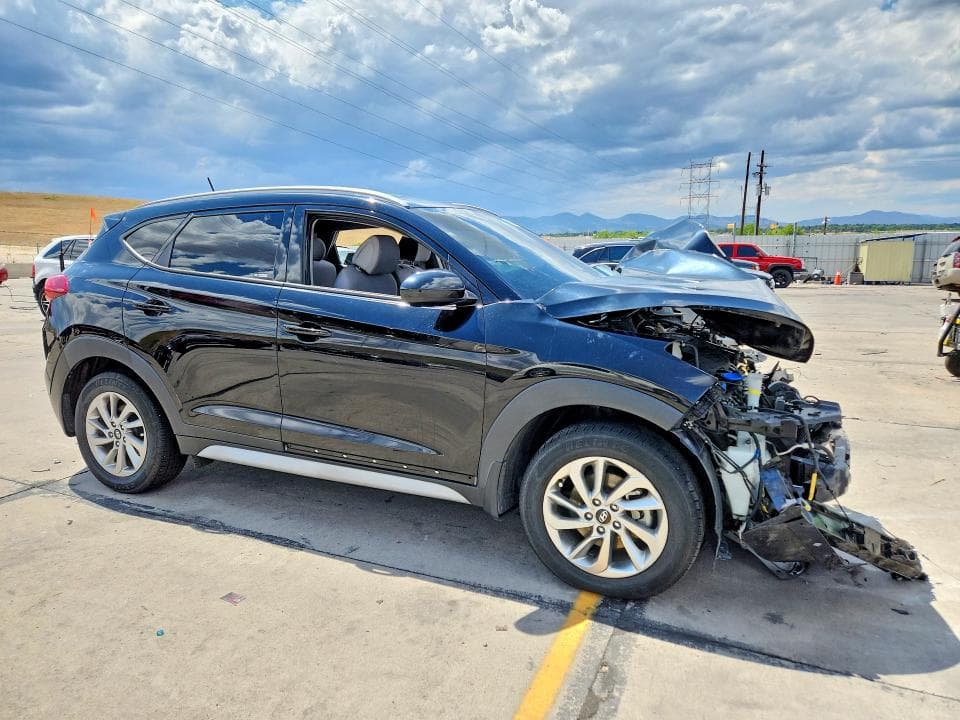 2017 HYUNDAI TUCSON SE 4