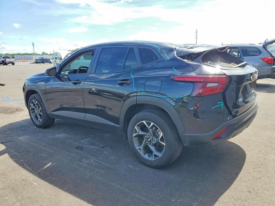 2025 CHEVROLET TRAX LS 2