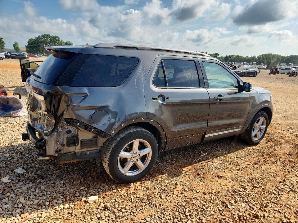 2019 FORD EXPLORER XLT 3