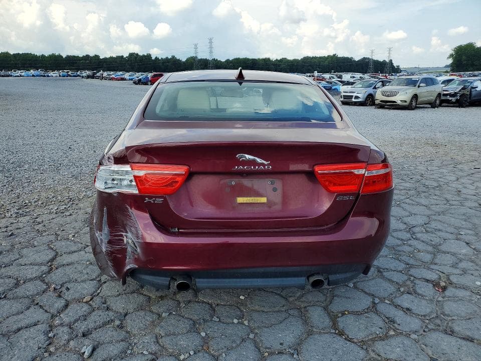 2017 JAGUAR XE 6