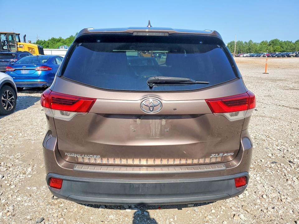 2018 TOYOTA HIGHLANDER XLE 6
