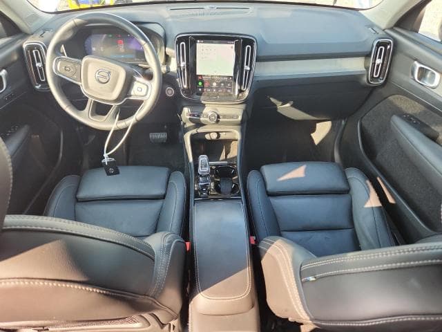 2024 VOLVO XC40 PLUS 8