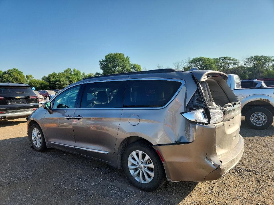 2017 CHRYSLER PACIFICA TOURING L 2