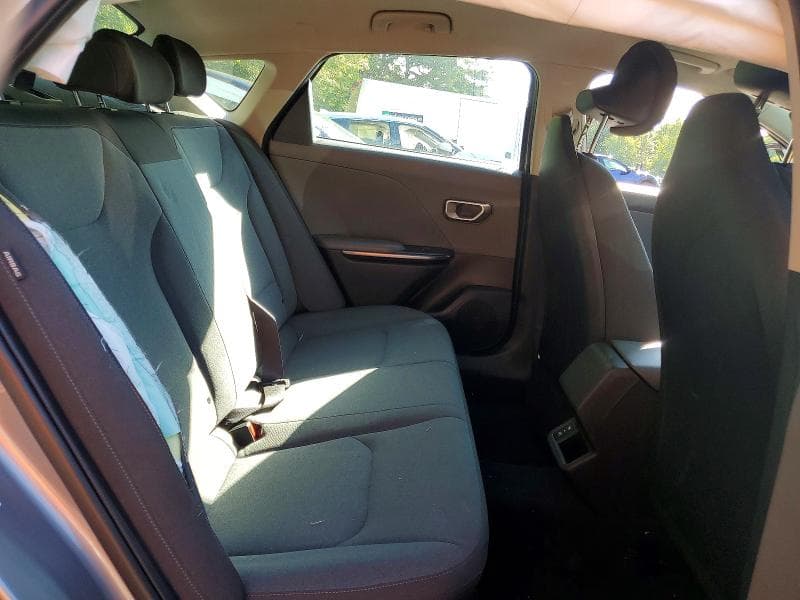 2025 KIA K4 LXS 10