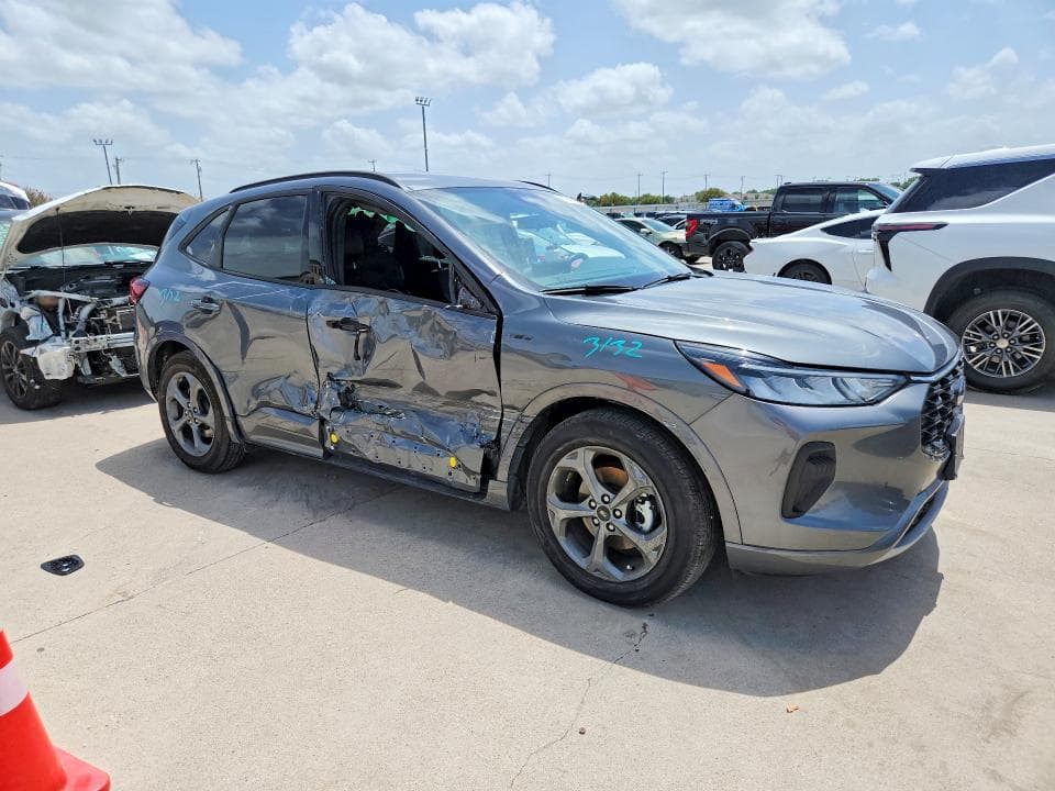 2024 FORD ESCAPE ST LINE 4