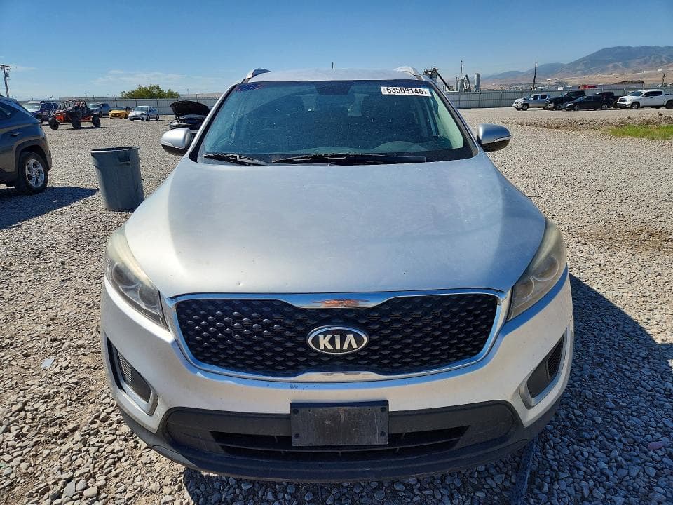 2017 KIA SORENTO LX V6 5