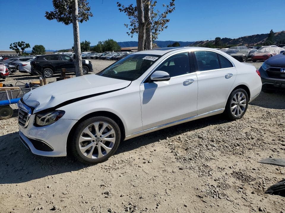 2018 MERCEDES-BENZ E 300 - 1
