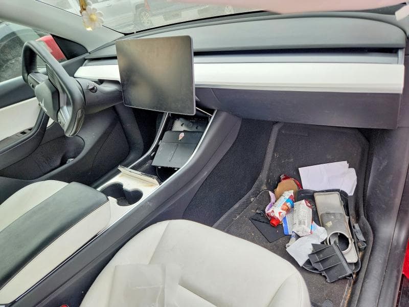 2021 TESLA MODEL Y 8