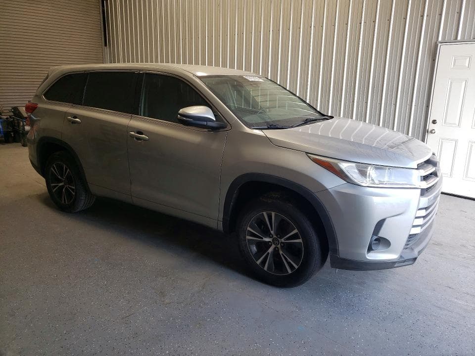 2018 TOYOTA HIGHLANDER LE 4
