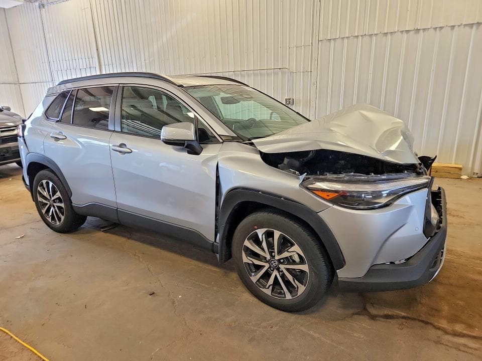 2024 TOYOTA COROLLA CROSS XLE 4