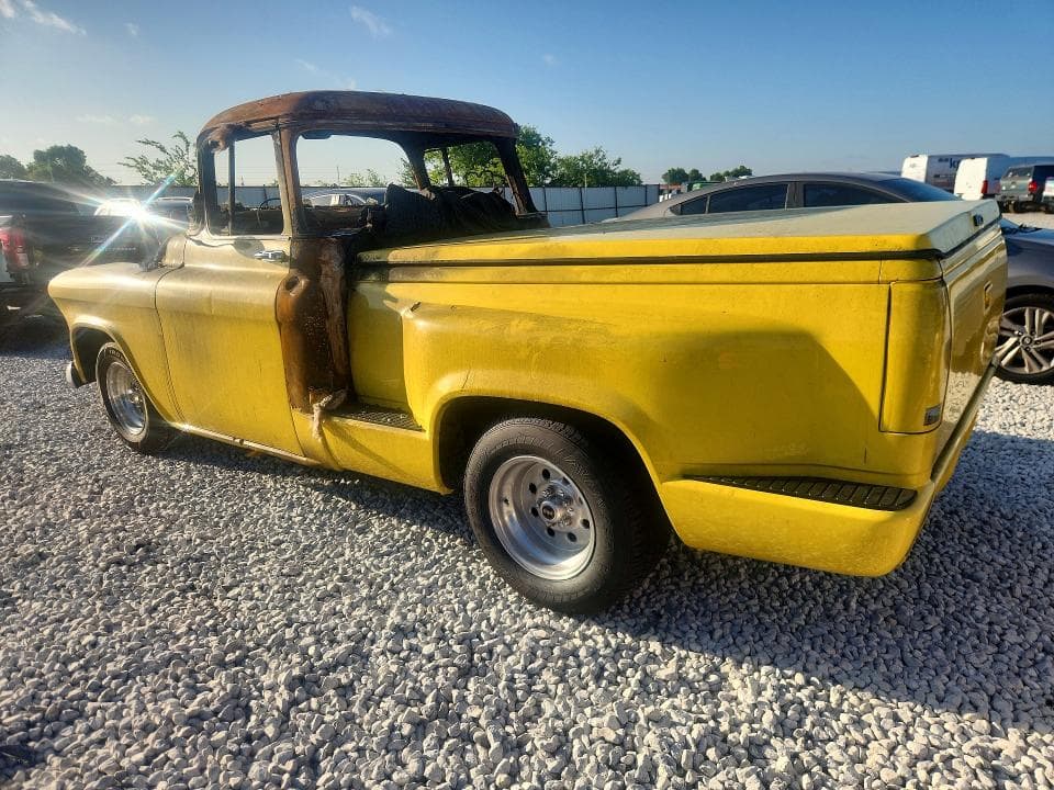1957 CHEVROLET 3100 2