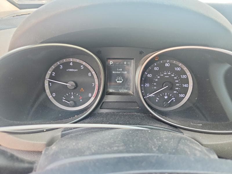 2017 HYUNDAI SANTA FE SE 9