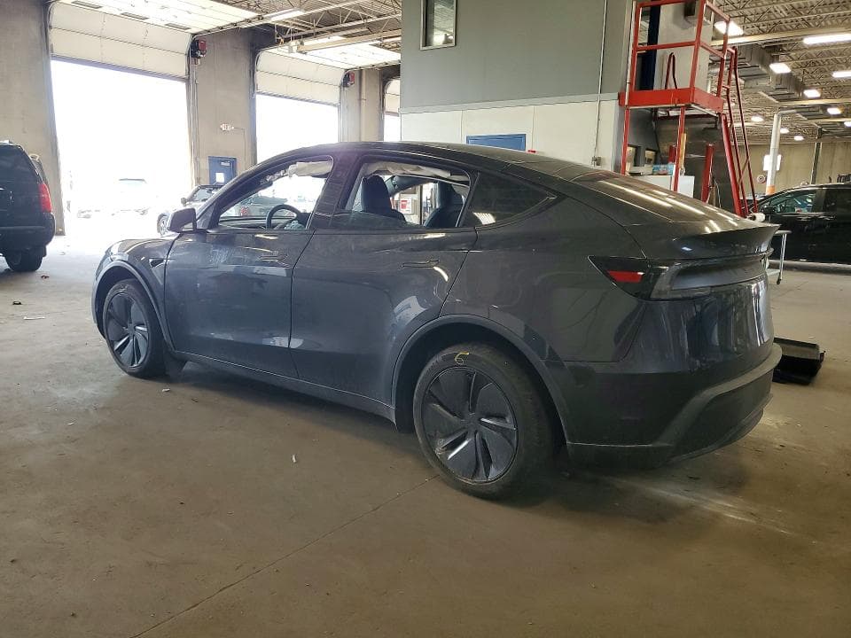 2026 TESLA MODEL Y 2
