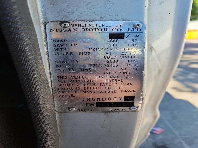 1984 DATSUN 720 KING CAB 4X4 12
