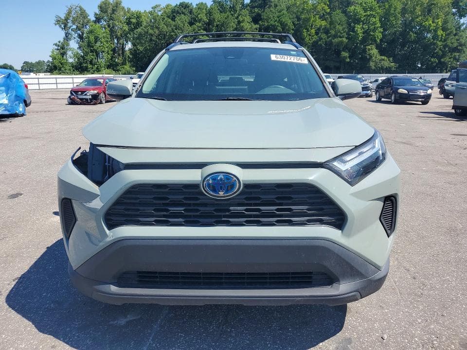 2022 TOYOTA RAV4 XLE 5