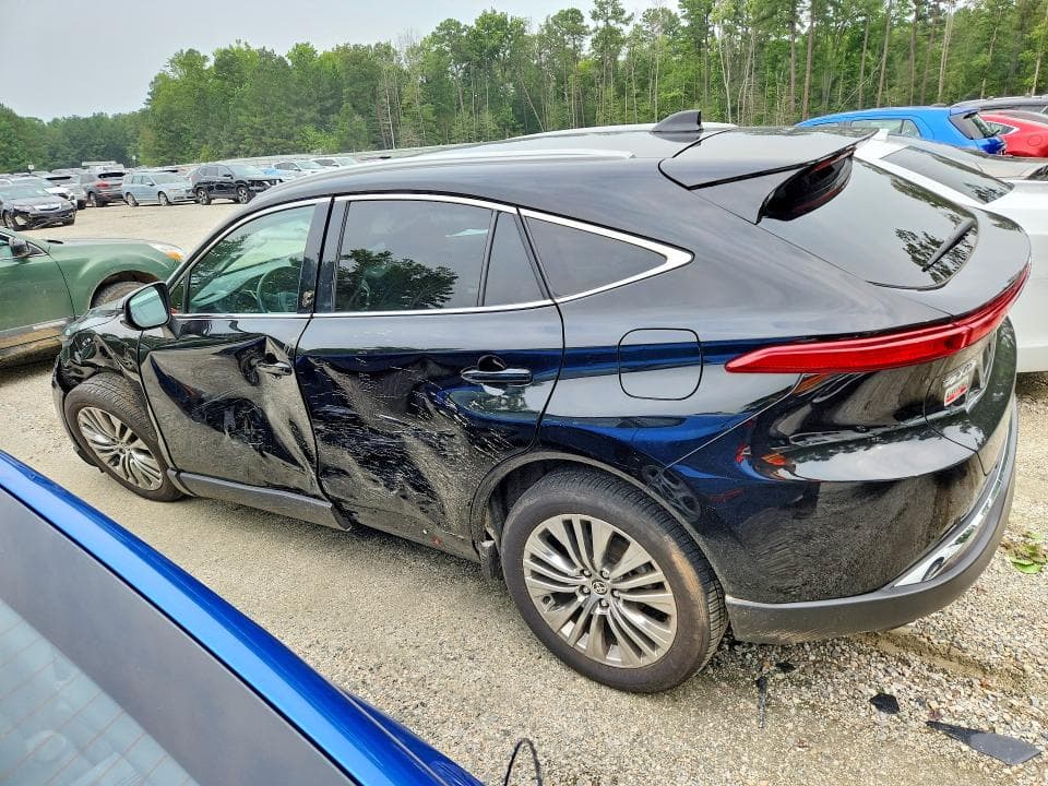2024 TOYOTA VENZA XLE 2