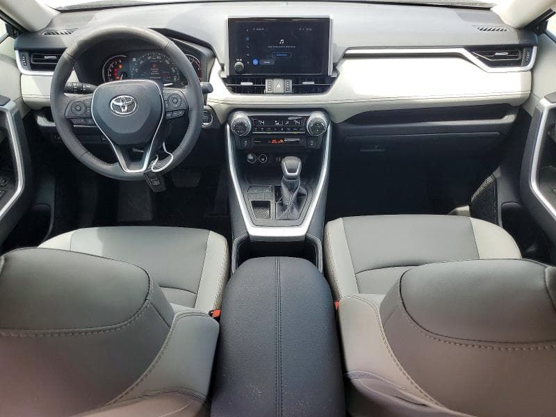 2025 TOYOTA RAV4 XLE PREMIUM 8