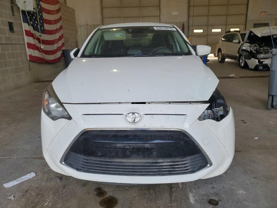 2017 TOYOTA YARIS IA BASE 5