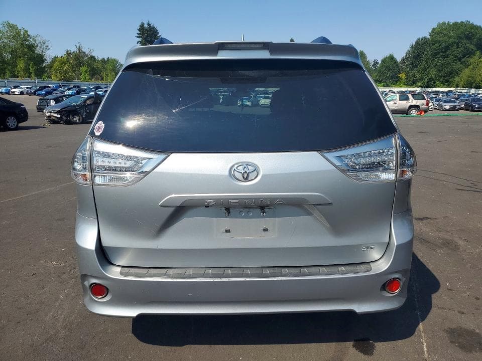 2019 TOYOTA SIENNA SE 8-PASSENGER 6
