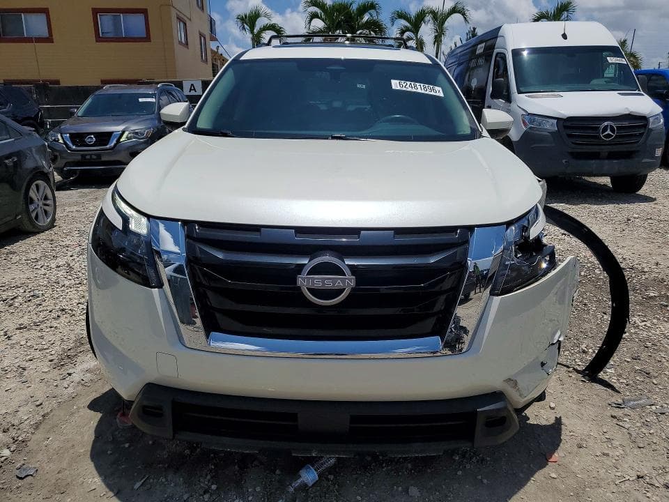 2024 NISSAN PATHFINDER SV 5