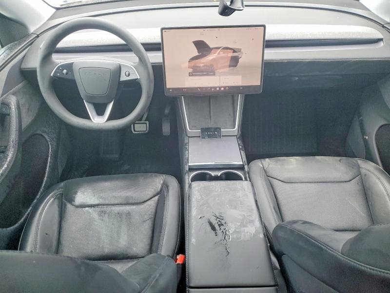 2026 TESLA MODEL Y 8