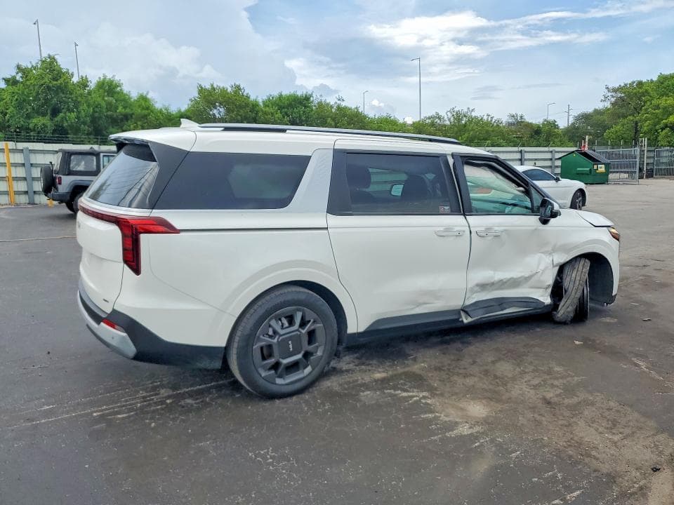 2025 KIA CARNIVAL EX 3