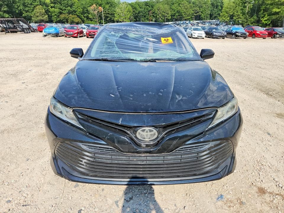 2018 TOYOTA CAMRY LE 5