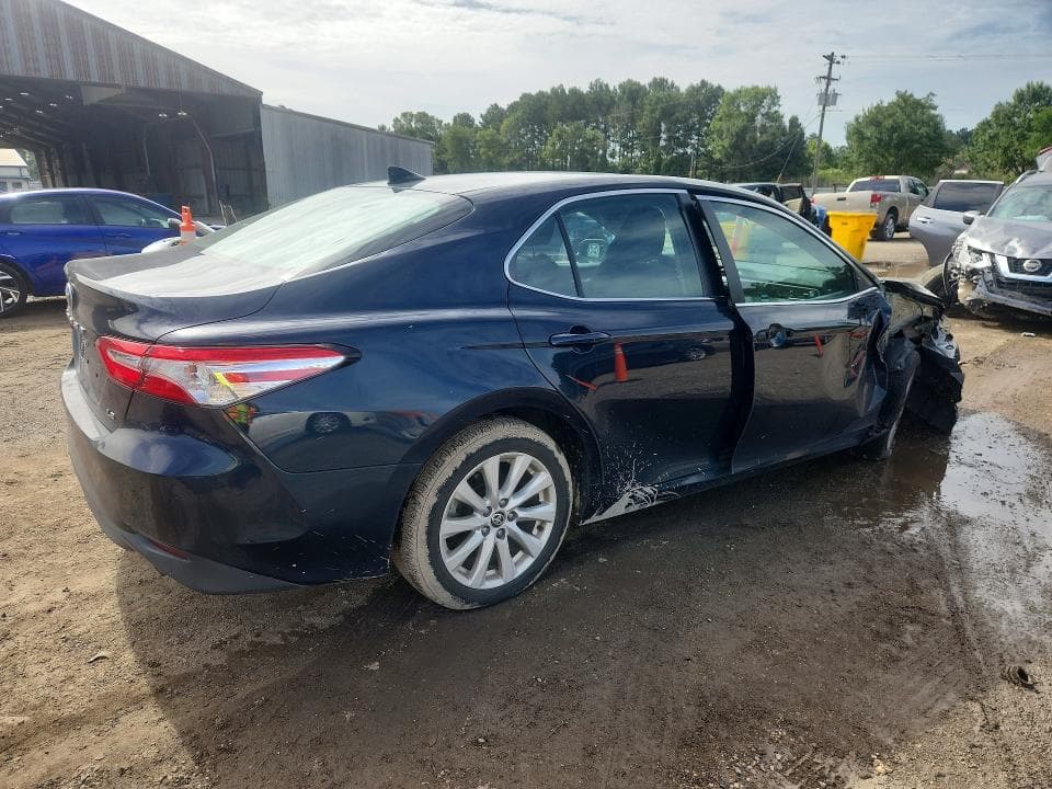 2020 TOYOTA CAMRY LE 3