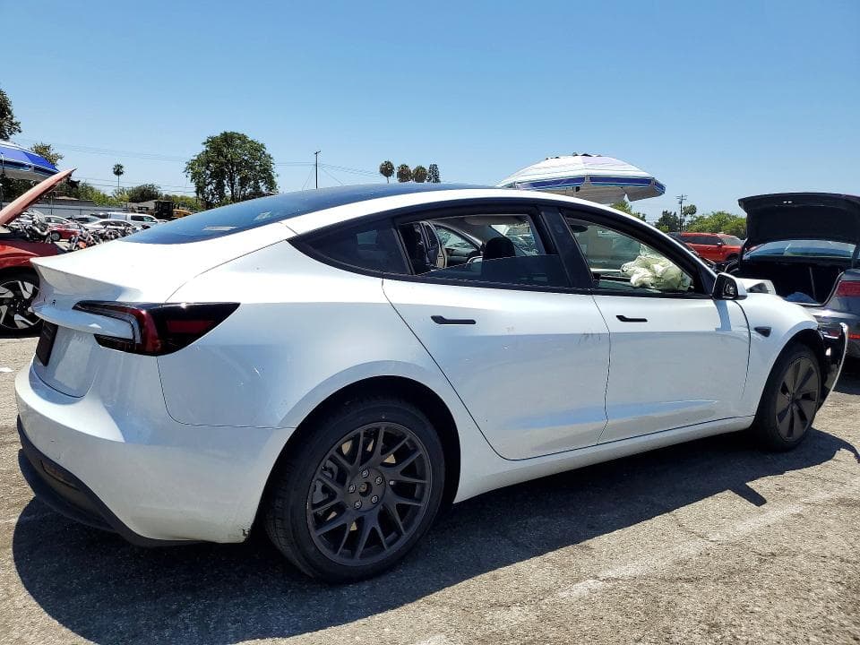 2026 TESLA MODEL 3 3