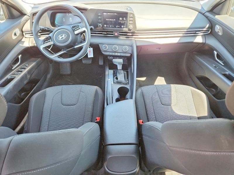 2025 HYUNDAI ELANTRA SE 8