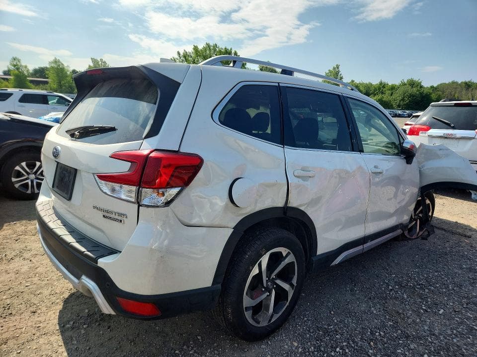 2022 SUBARU FORESTER TOURING 3