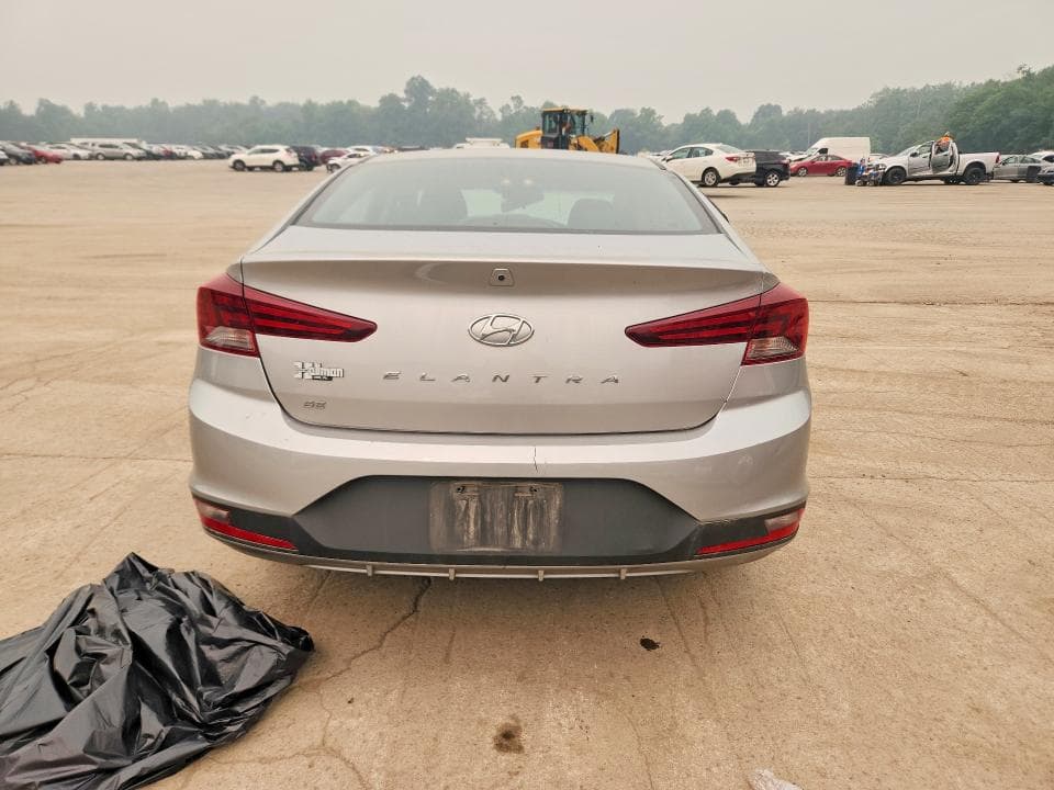 2020 HYUNDAI ELANTRA SE 6