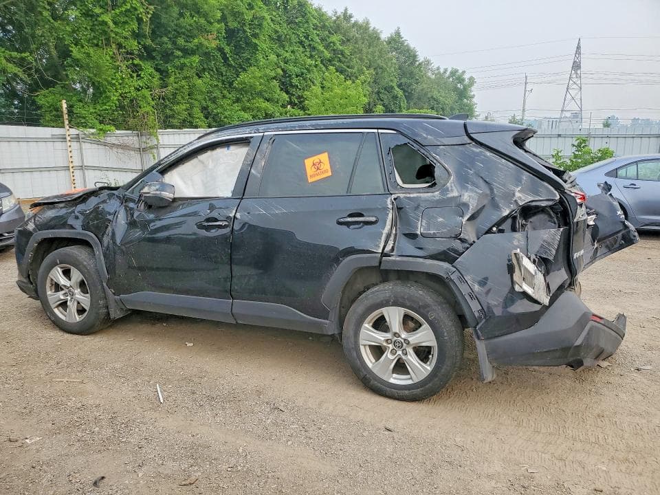 2021 TOYOTA RAV4 XLE 2