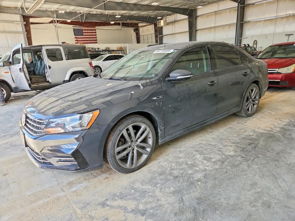 2018 VOLKSWAGEN PASSAT S - 1