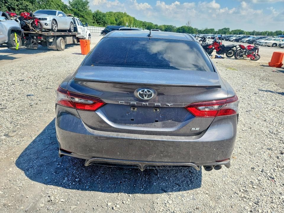 2021 TOYOTA CAMRY SE 6