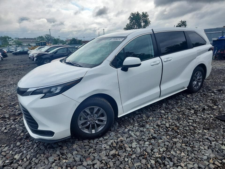 2024 TOYOTA SIENNA LE - 1