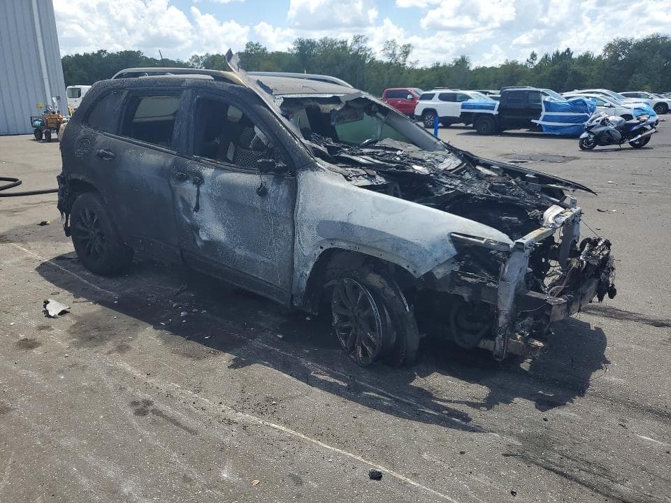 2019 JEEP CHEROKEE LATITUDE PLUS 4