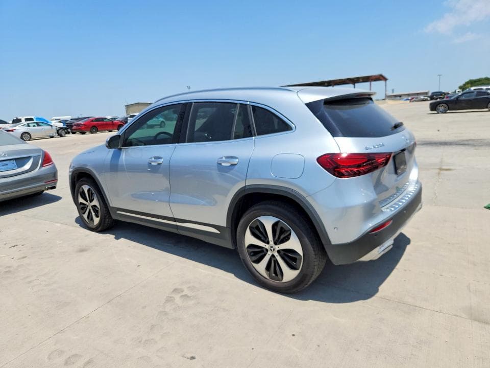 2025 MERCEDES-BENZ GLA 2