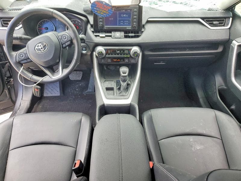 2022 TOYOTA RAV4 XLE PREMIUM 8