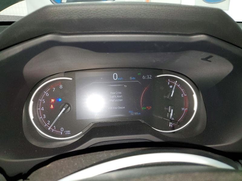 2025 TOYOTA RAV4 XLE 9