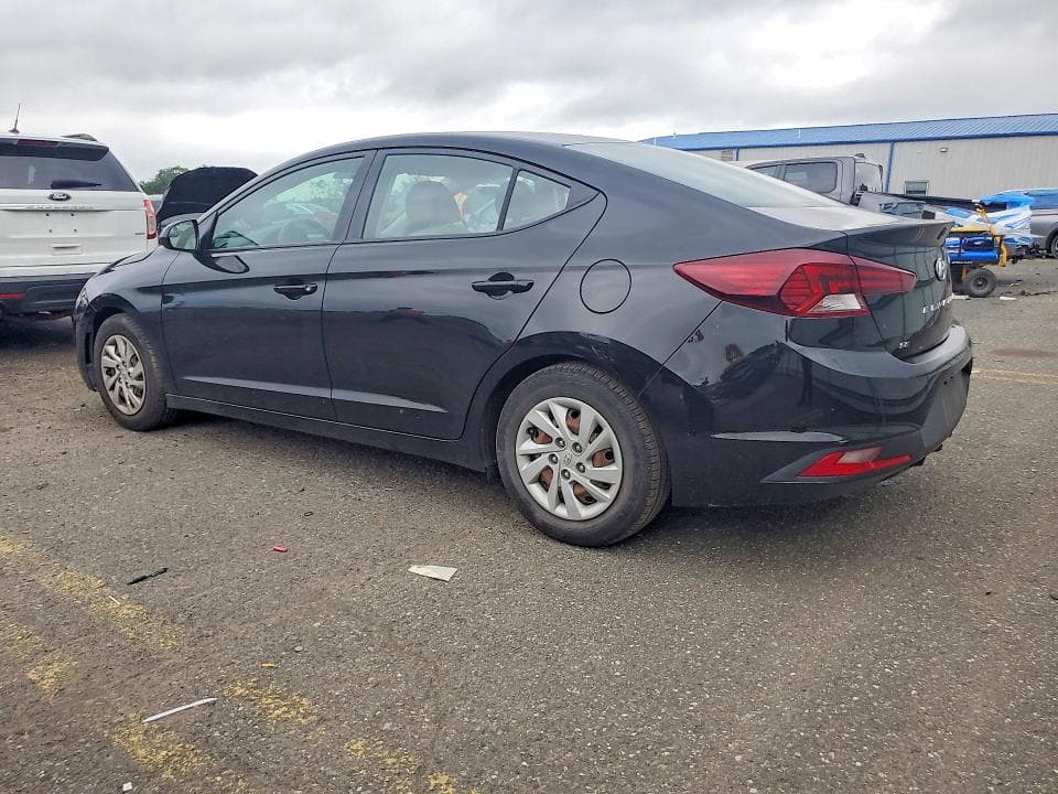 2019 HYUNDAI ELANTRA SE 2