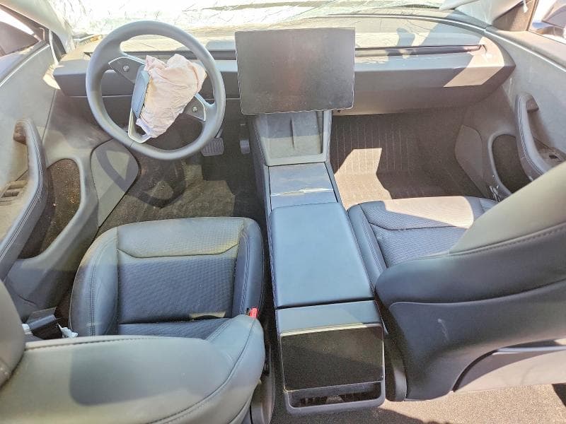 2025 TESLA MODEL 3 8