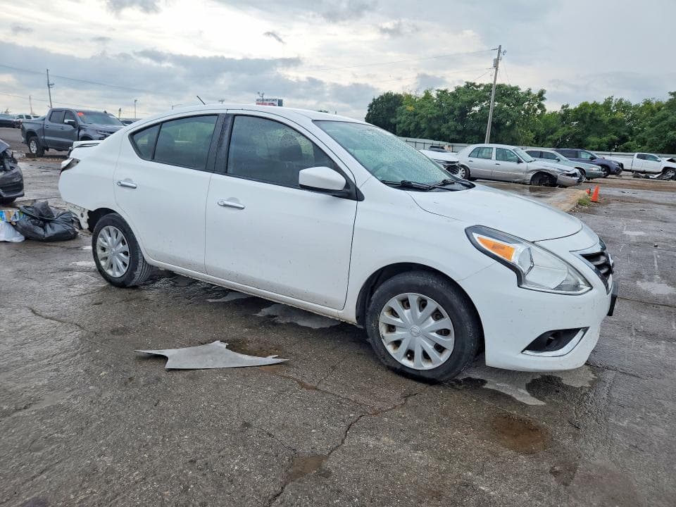 2017 NISSAN VERSA 1.6 SV 4